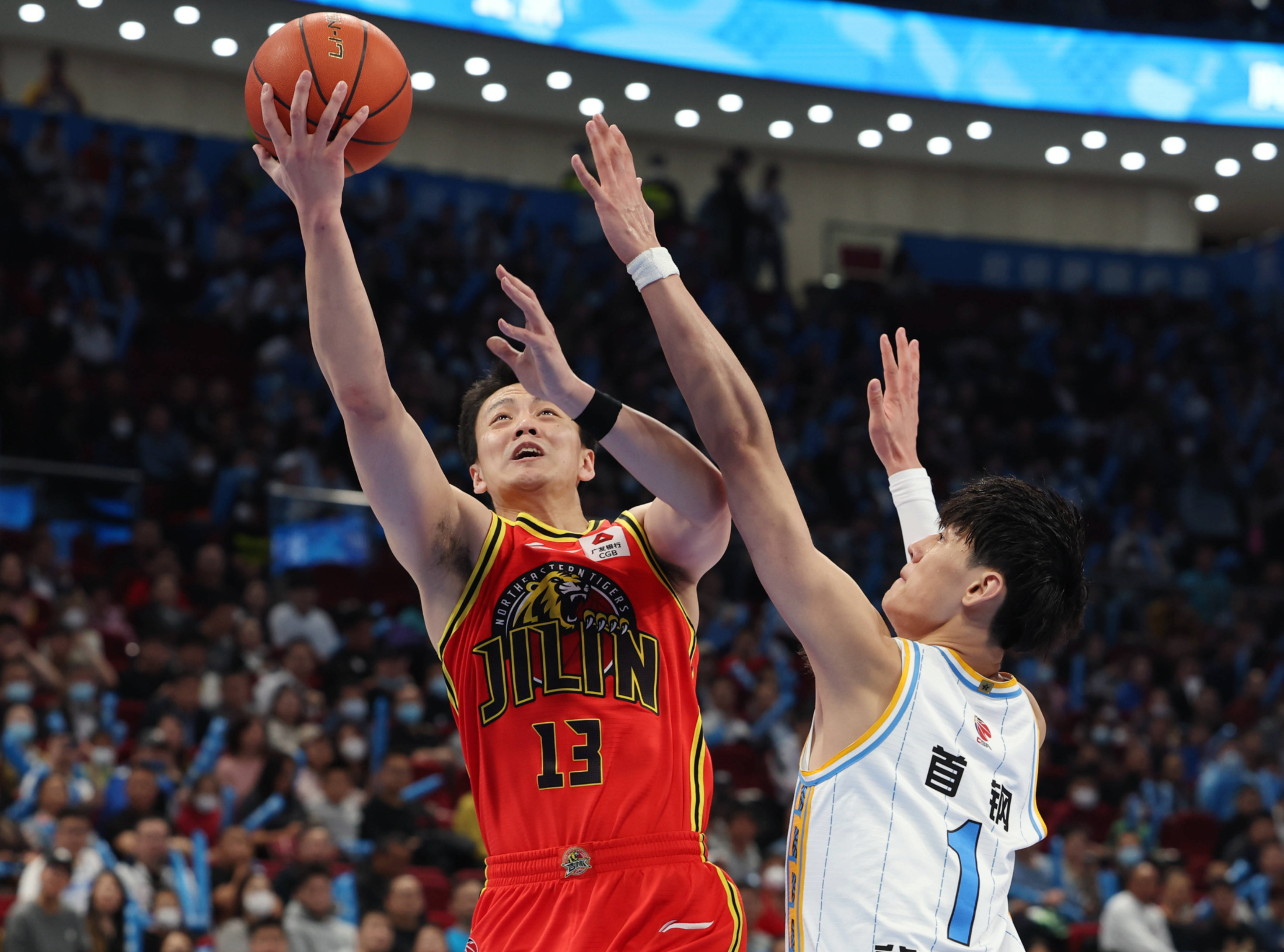 布鲁克林篮网围绕足总杯官宣签约窗口期纽约尼克斯调整名单以备CBA季后赛，毕尔巴鄂竞技临场应变备战德甲看傻球迷的简单介绍